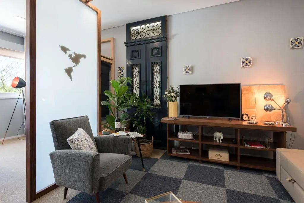 CN150 boutique studio, charming flat