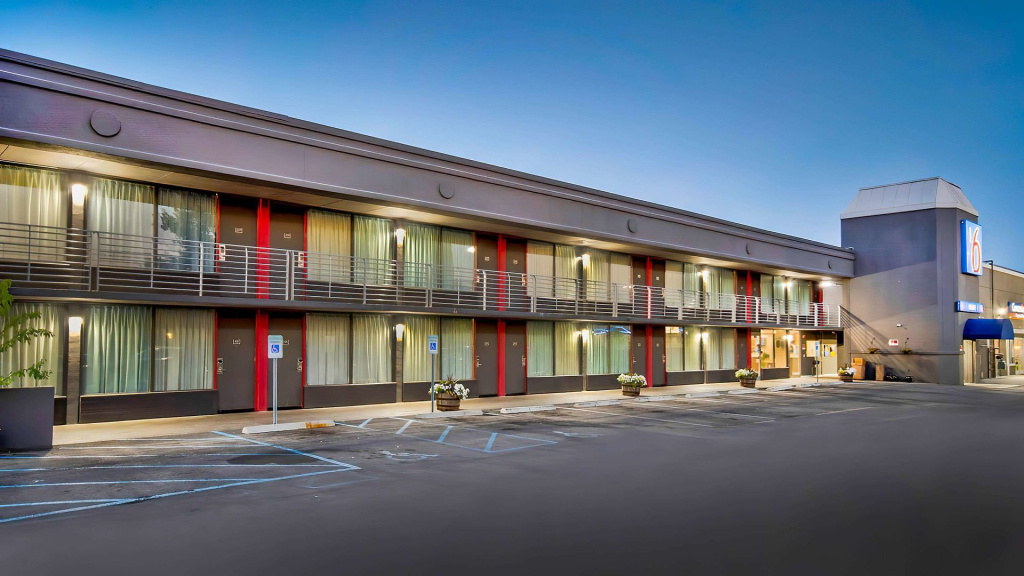 Motel 6 Louisville, Ky- Airport/ Fair Expo