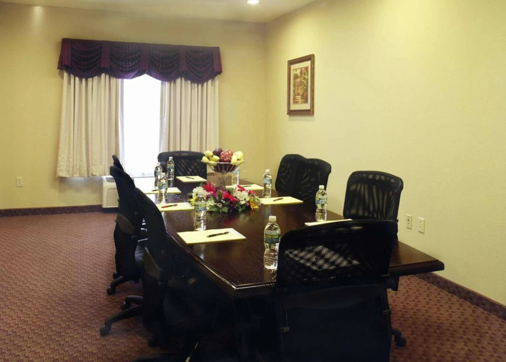 Best Western Plus Mansfield Inn & Suites
