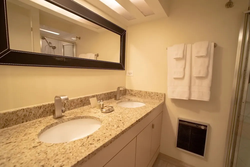 Lincoln Park Suites Operated by Roscoe Village Guesthouse