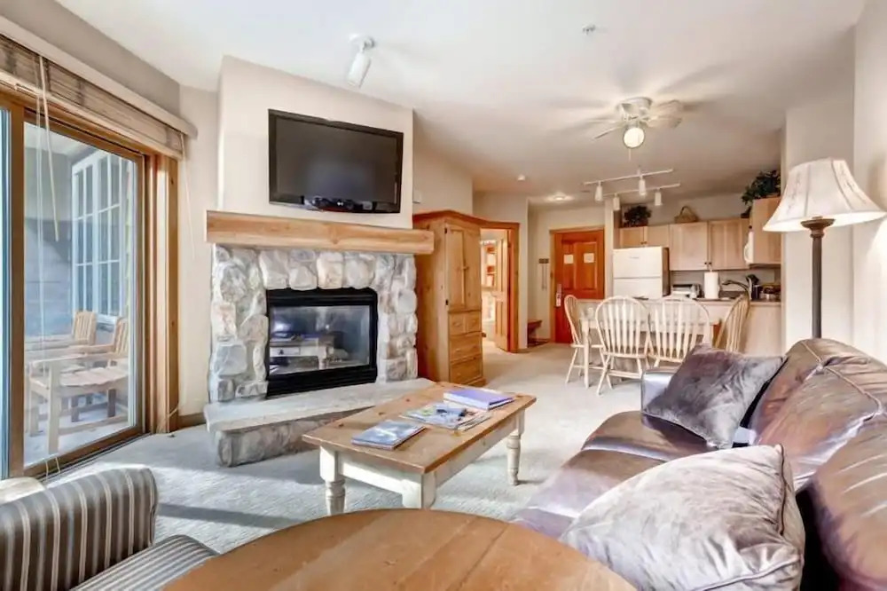 River Run Village 2 Bedroom Condo - 100 Yards To Slopes, Pool, Hot Tub Access