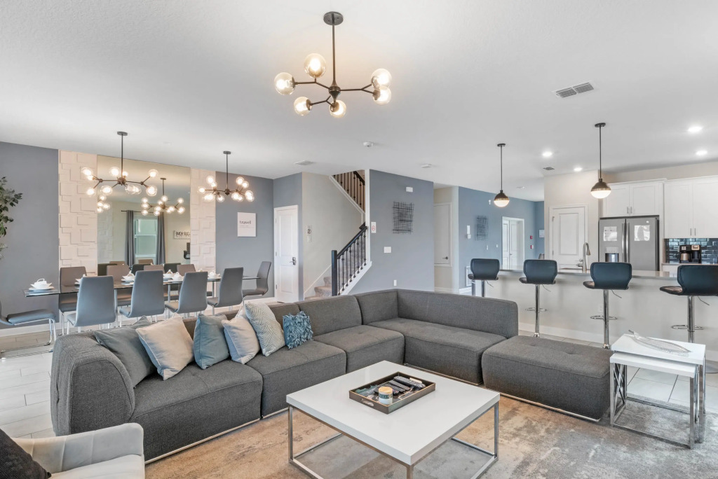 9 Bedrooms 5 Bathrooms Storey Lake 2885 Sc