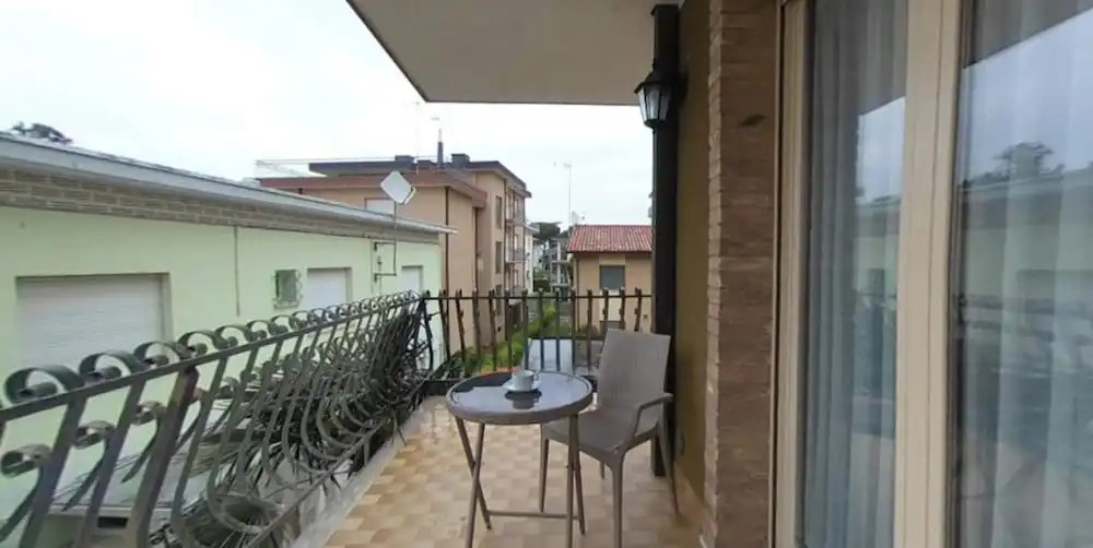 Modern Apartment With two Terraces