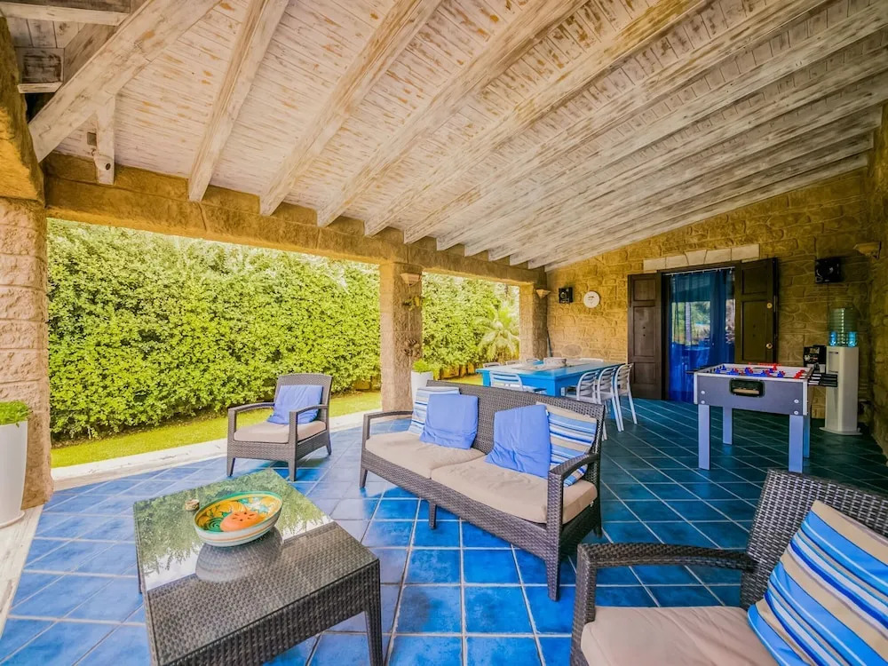 Villa With Private Pool With Salt Water Whirlpool and Cozy Porch