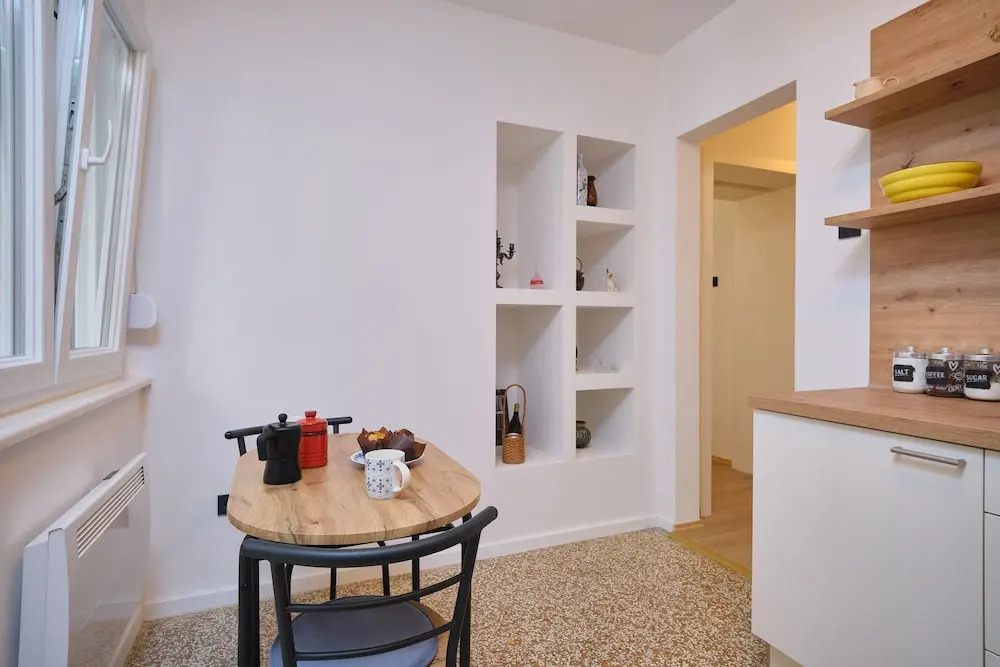 Bacci Central 2-Bedroom Apartment by Litto