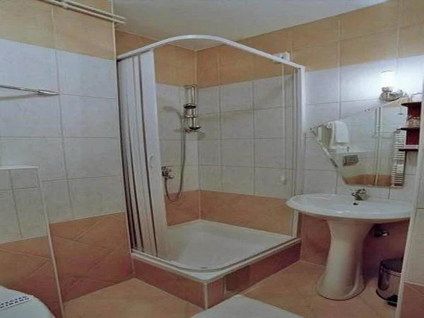 Hotel Ada