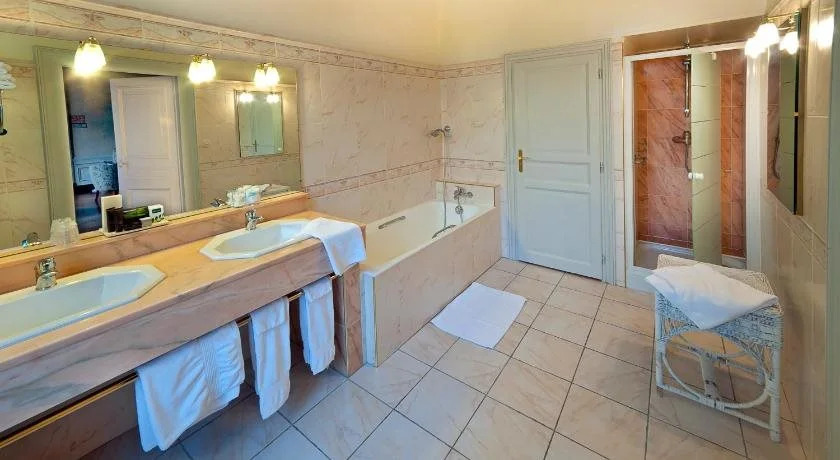 Château des Monthairons Hôtel Restaurant GastroMaison Spa privatif
