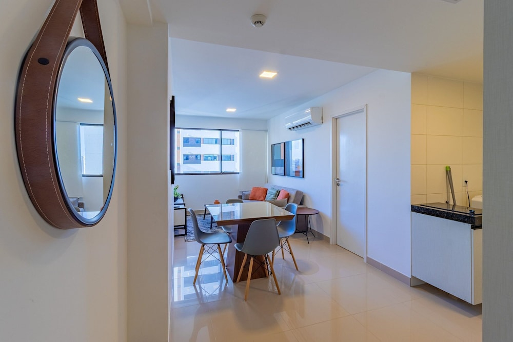 Beach Class Boa Viagem #2401 - Apt by Carpediem