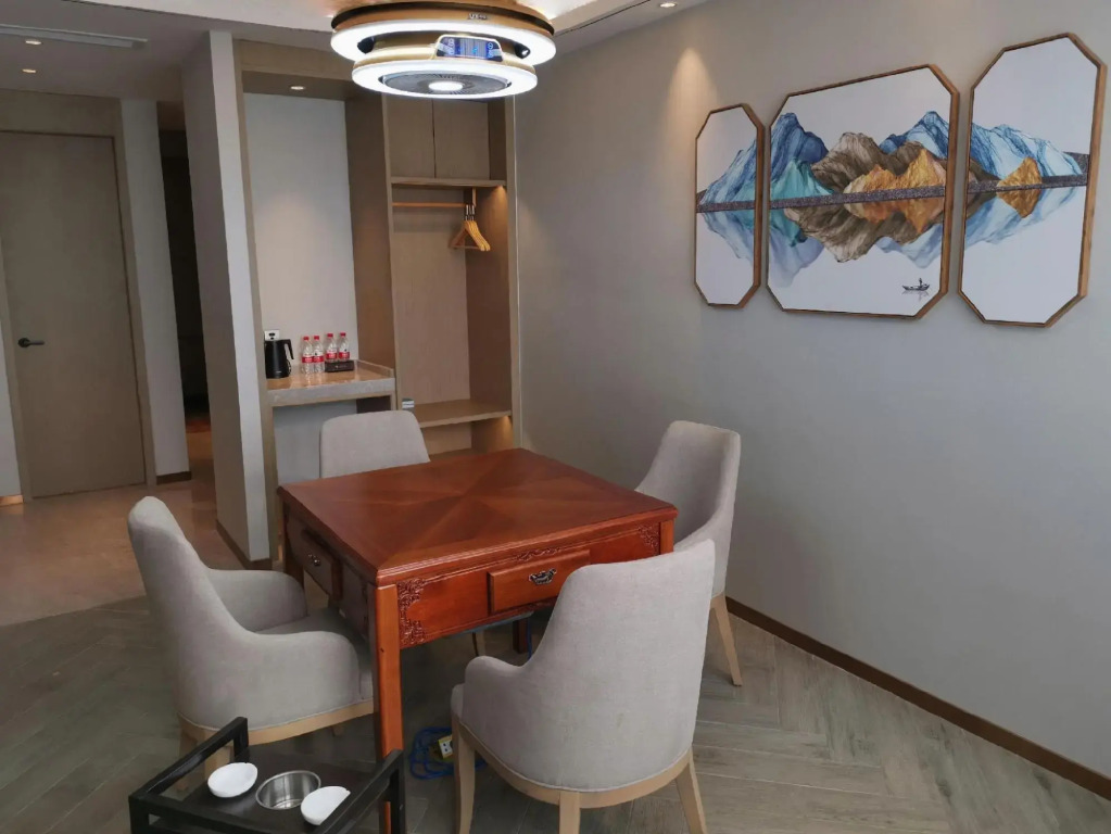 Lanhai Longyue Hotel