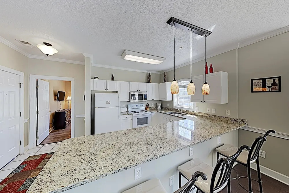 Sun-soaked Central Myrtle Beach W/ Pool 3 Bedroom Condo