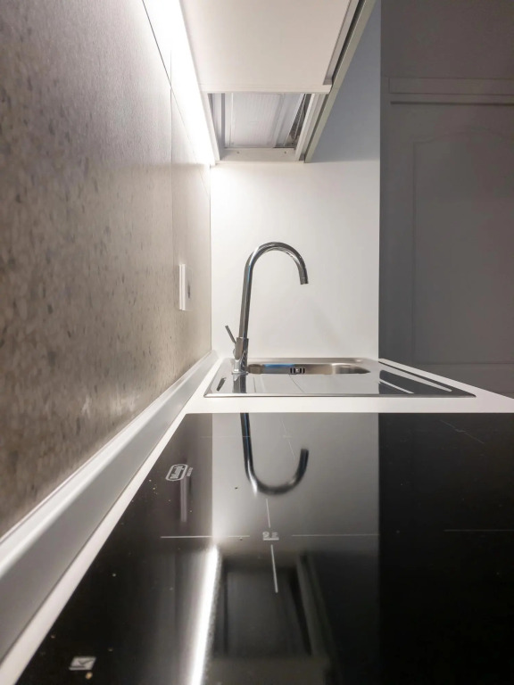 Apartment suitable for couples of friends or families, excellent location, luxurious, private atrium-Mariachiara by Dimore Garibaldi