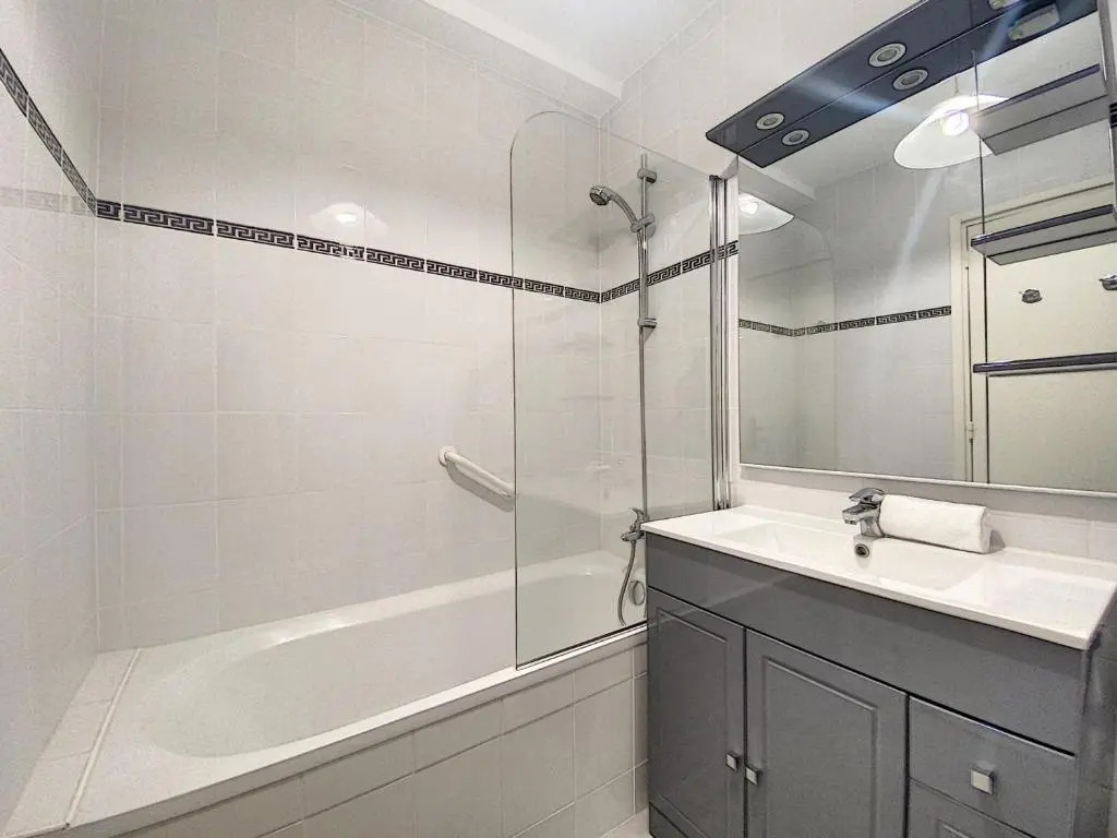 Appartement Cannes, 3 pièces, 6 personnes - FR-1-470-8