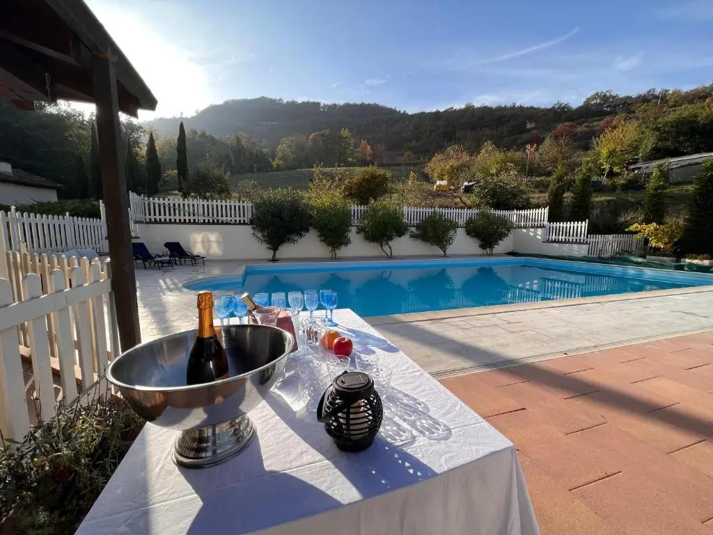 Large villa for 20 guests on large estate with private pool and tennis court Big conference room with facilities VILLAITALY EU