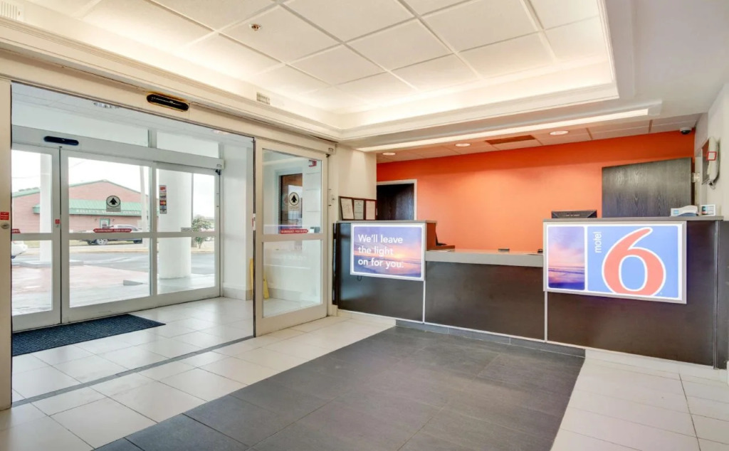 Motel 6-Montgomery, AL - Airport