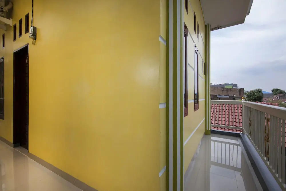 Tona Residence by OYO Rooms