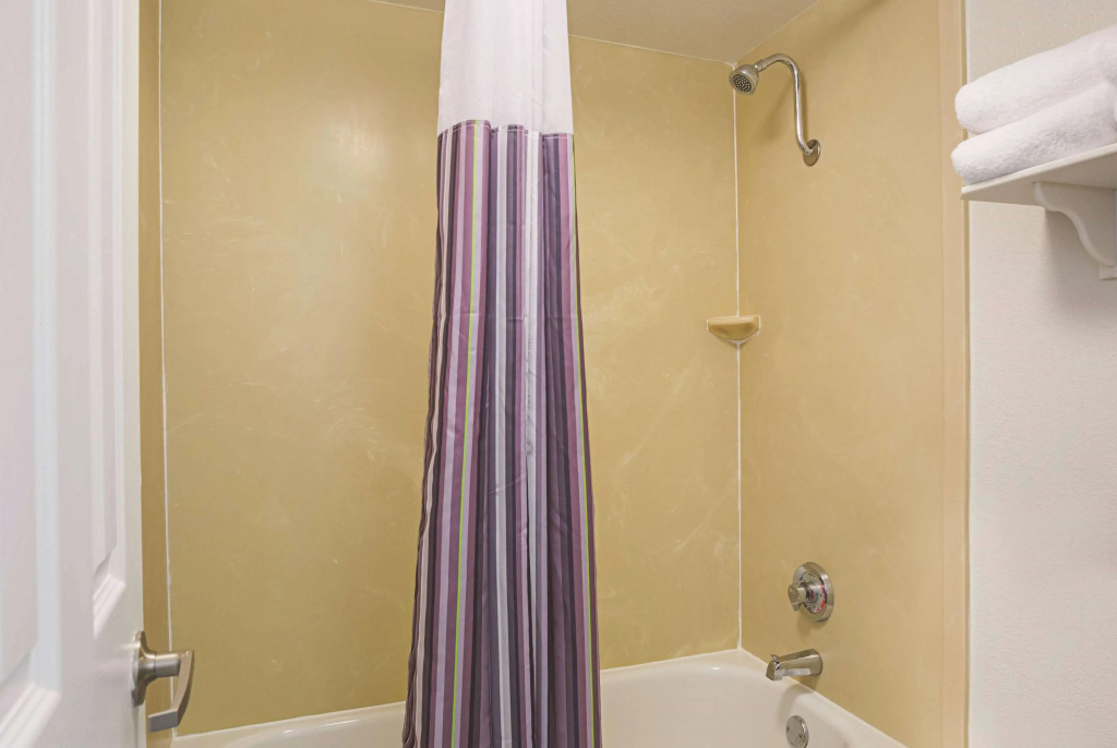 Wingate by Wyndham Galveston Beachfront at the Seawall