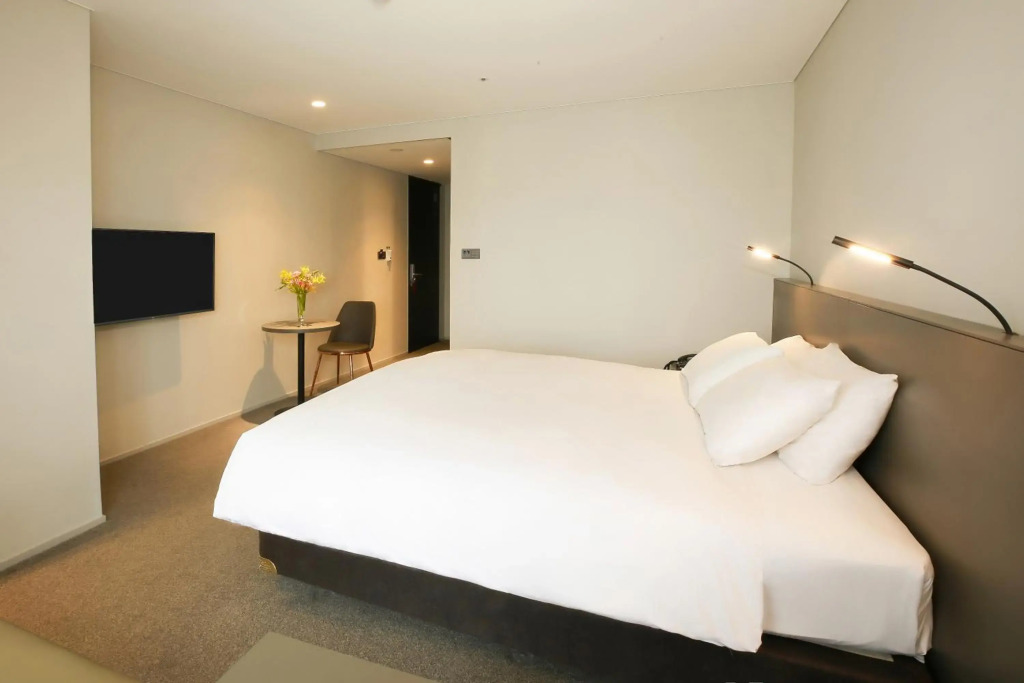 WesternLife Hotel