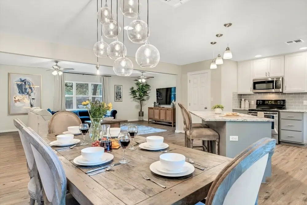 Luxury Home Just 5 min From Main St