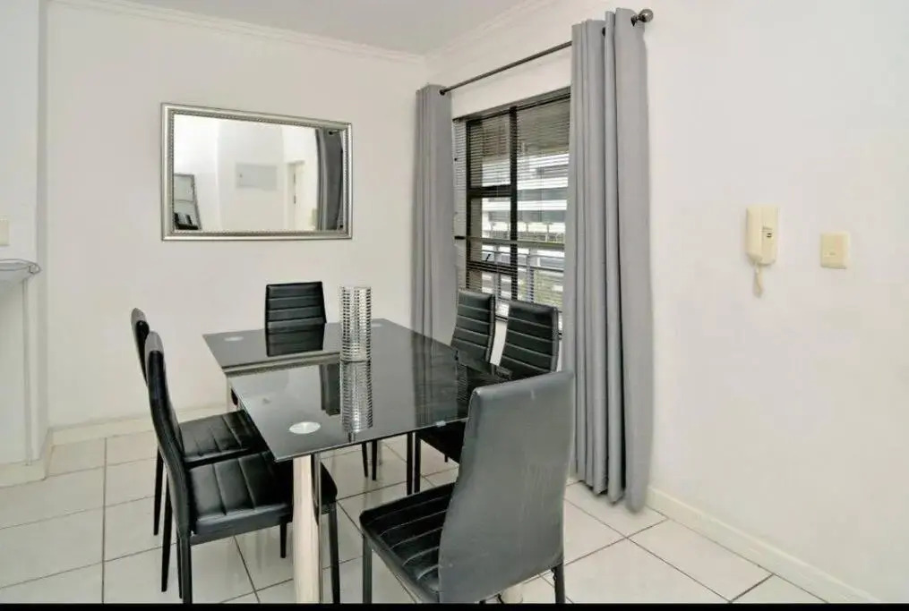 Great 2 bedroom, serviced apartment, views, pool!