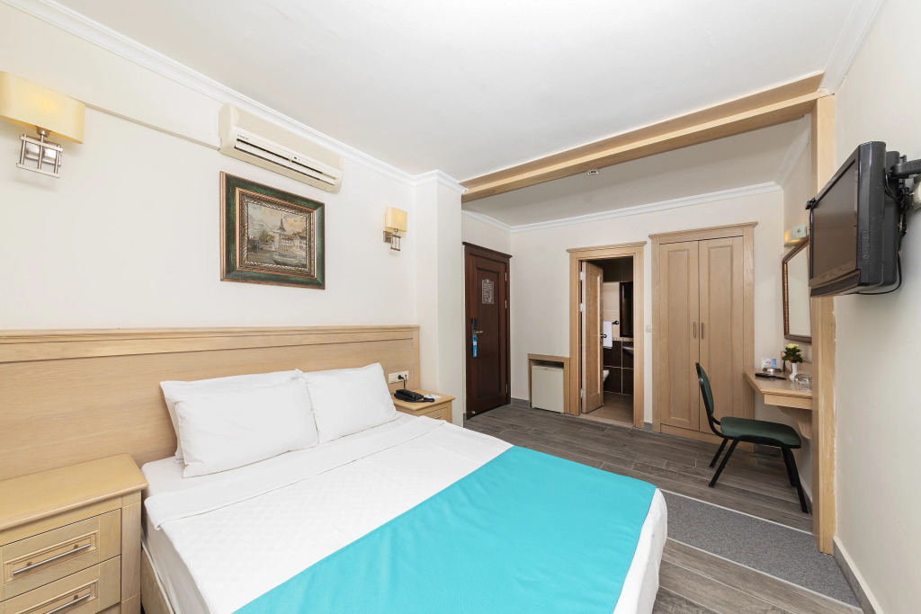 K Maris Hotel
