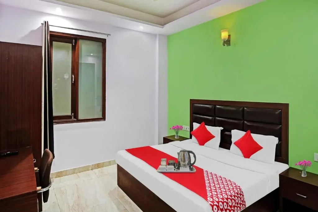 Flagship Hotel Kailash Near Iskcon Temple Noida