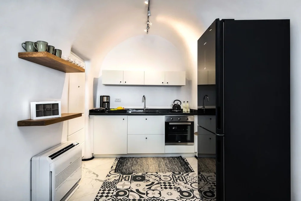 Fira 2-Bed Villa Sleeps 4 Hot Tub & Pet Friendly