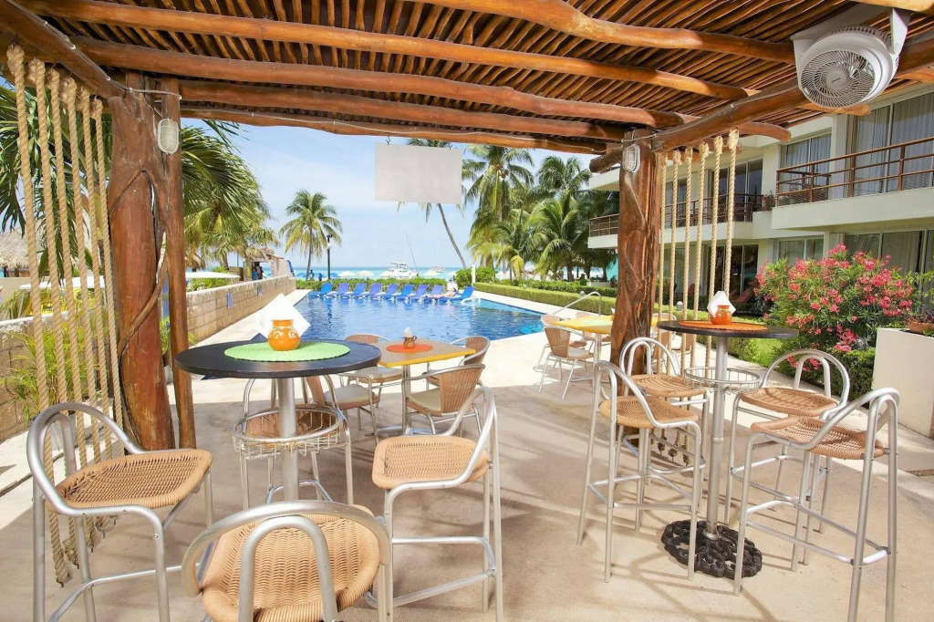 Ixchel Beach Hotel