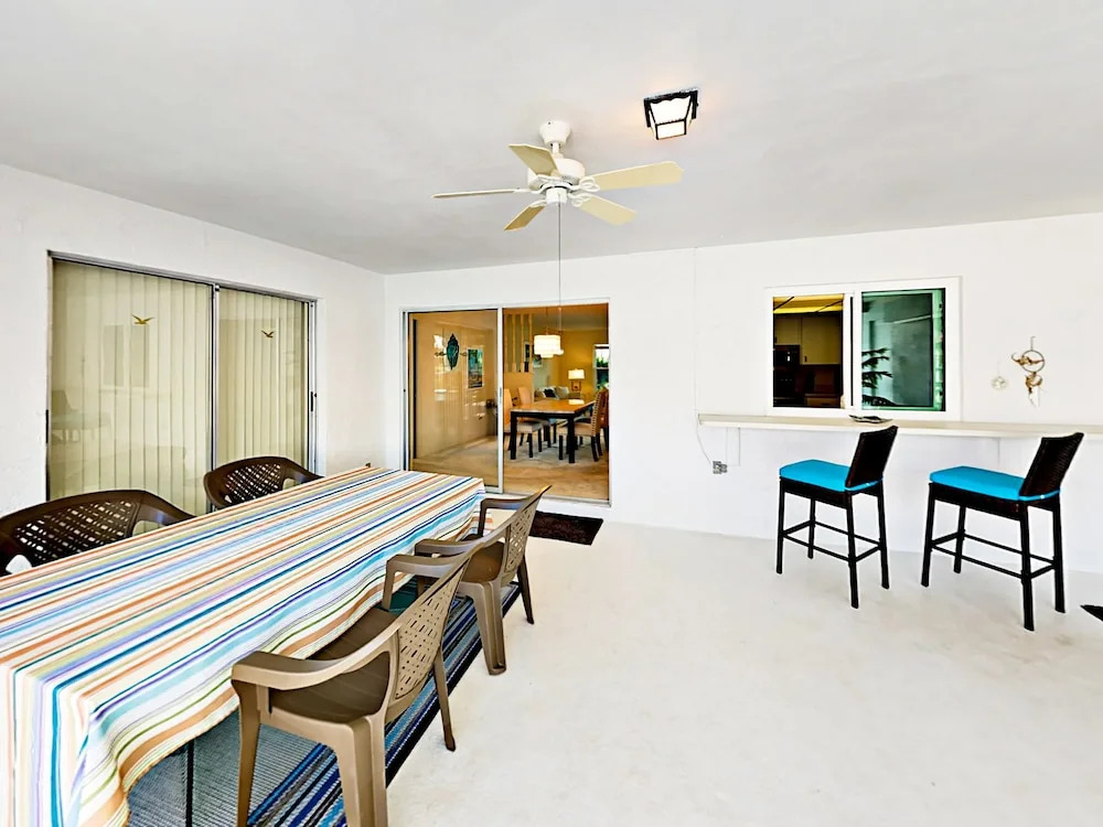 701 Emerald Harbor Drive Home 3 Bedrooms 2 Bathrooms Home