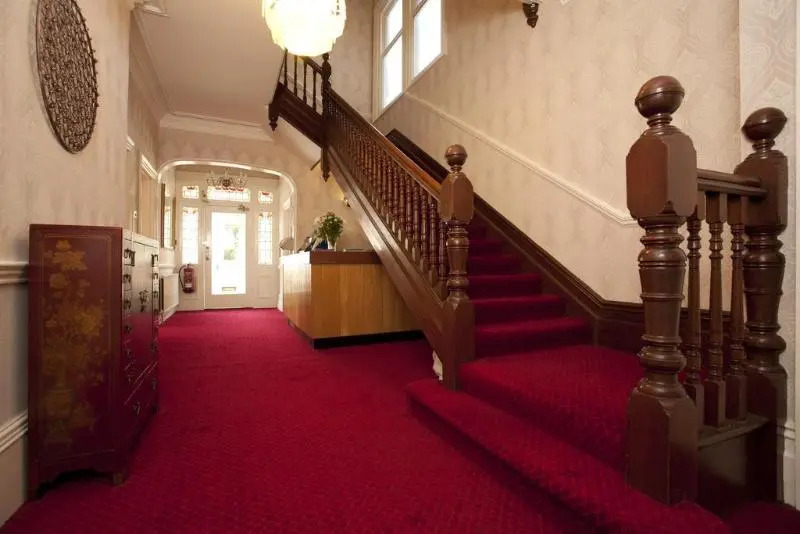 Denewood Hotel