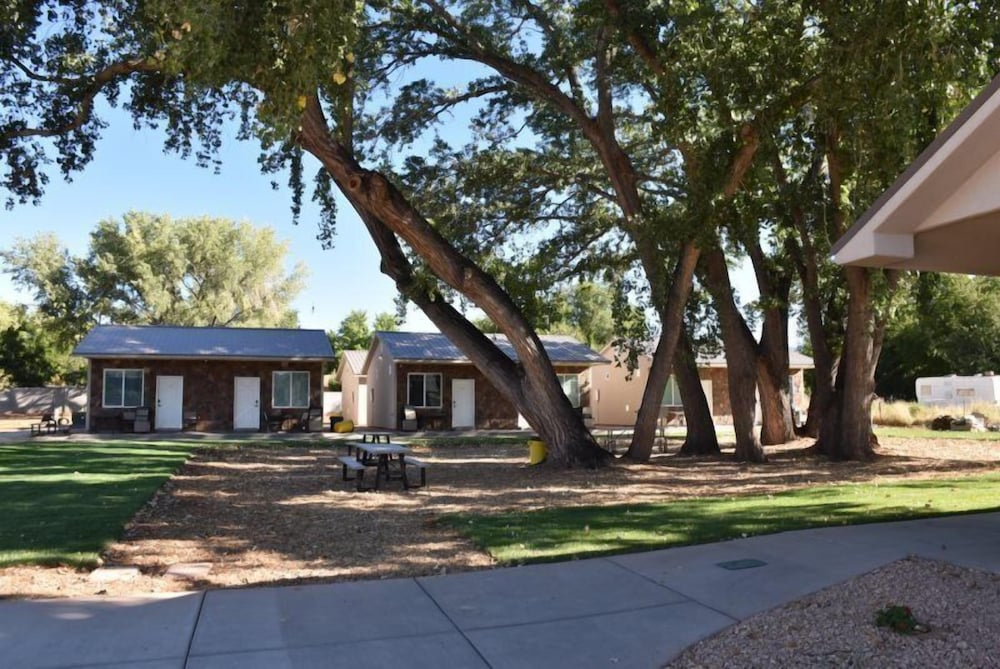 Zion's Camp and Cottages