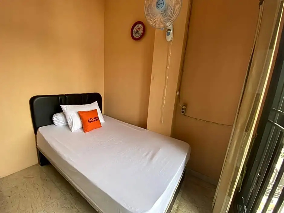 KoolKost Syariah near Plaza Marina (Minimum Stay 6 Nights)
