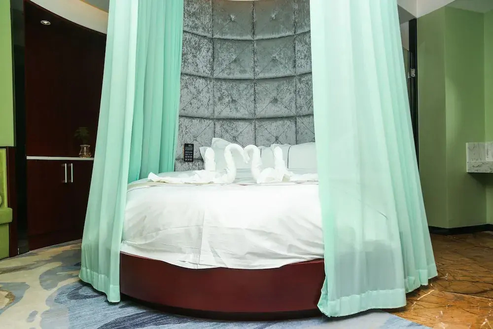 Beijing Venice Holiday Hotel (Shunyi Metro Station)