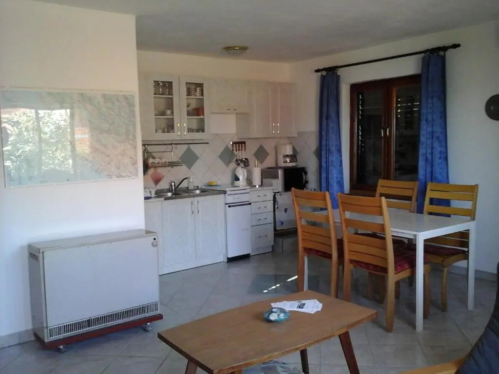 Apartment Vrulje