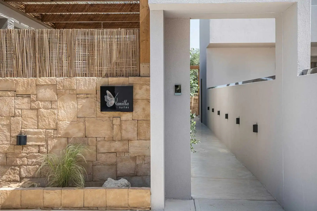 Vanilla Suites with Hot Tub