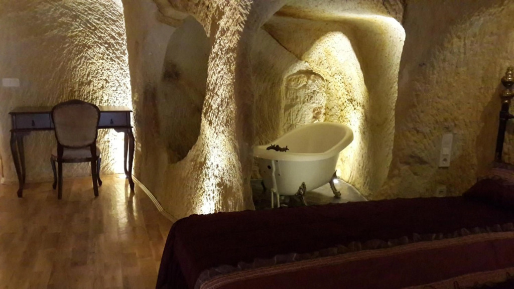 Golden Cave Suites
