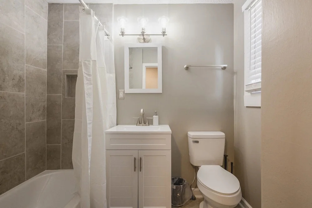 Newly renovated 4BR CozySuites