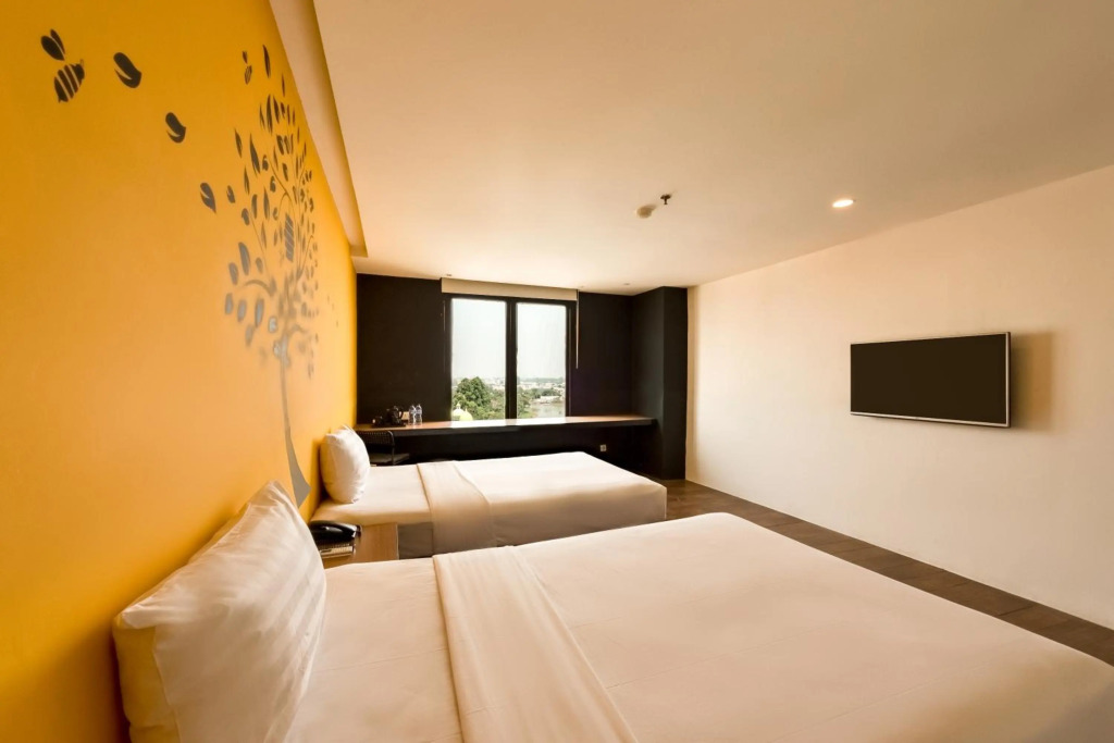 Yellow Bee Tangerang