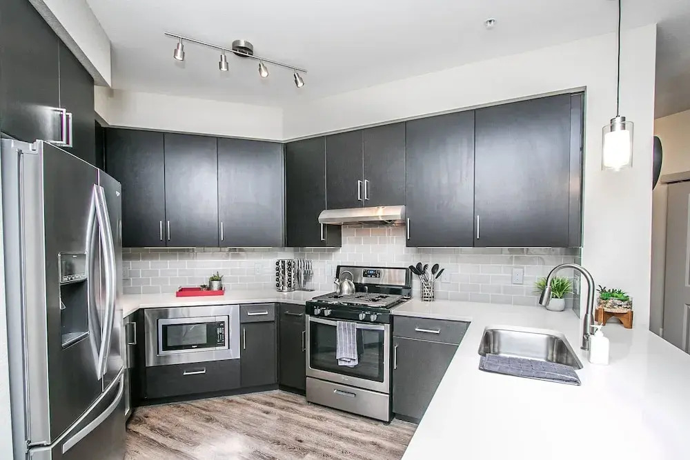 Rooftop Pool-Close 2 Shops-Dining-C4419