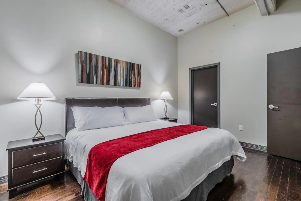 Regal Stays Corporate Apartments – Downtown Dallas