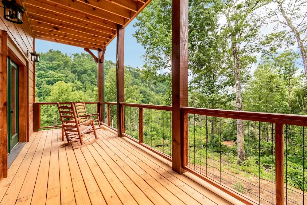 New Listing! Luxe Brand-new Mountain 5 Bedroom Home
