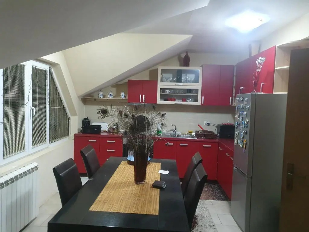 Nice 2 floor house nice family open for new guest