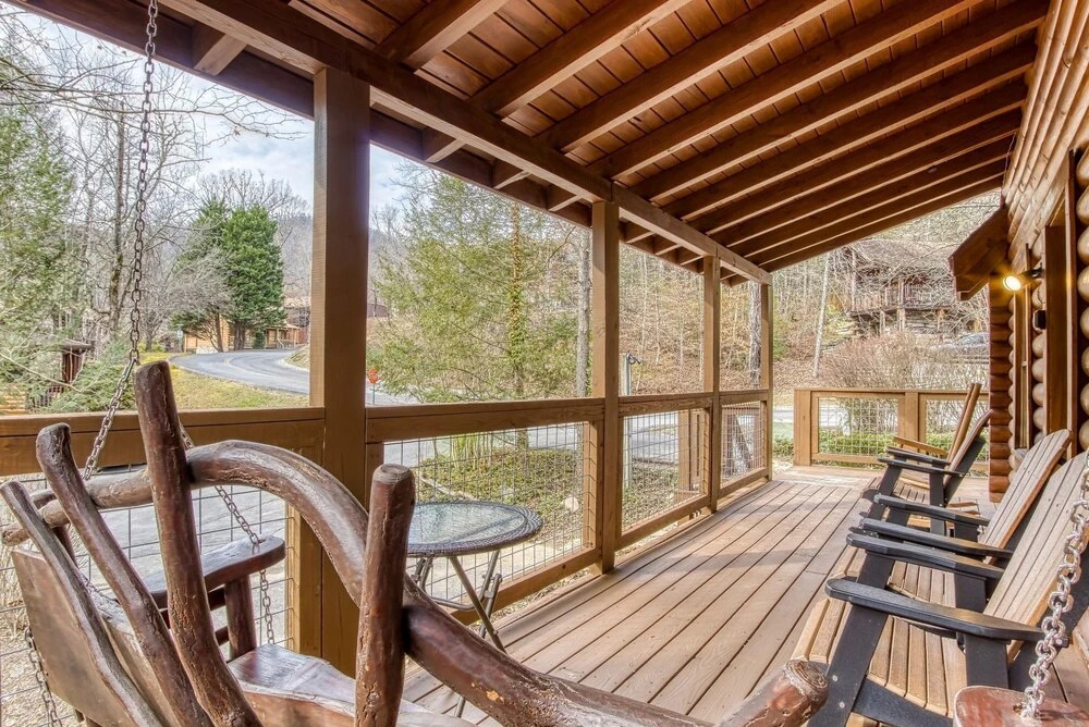 ER45 - Tin Pan Alley - Great location, Just across from swimming pool! cabin
