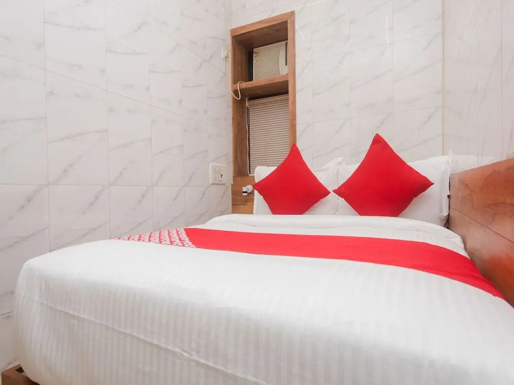 Hotel Amber Indore Palace