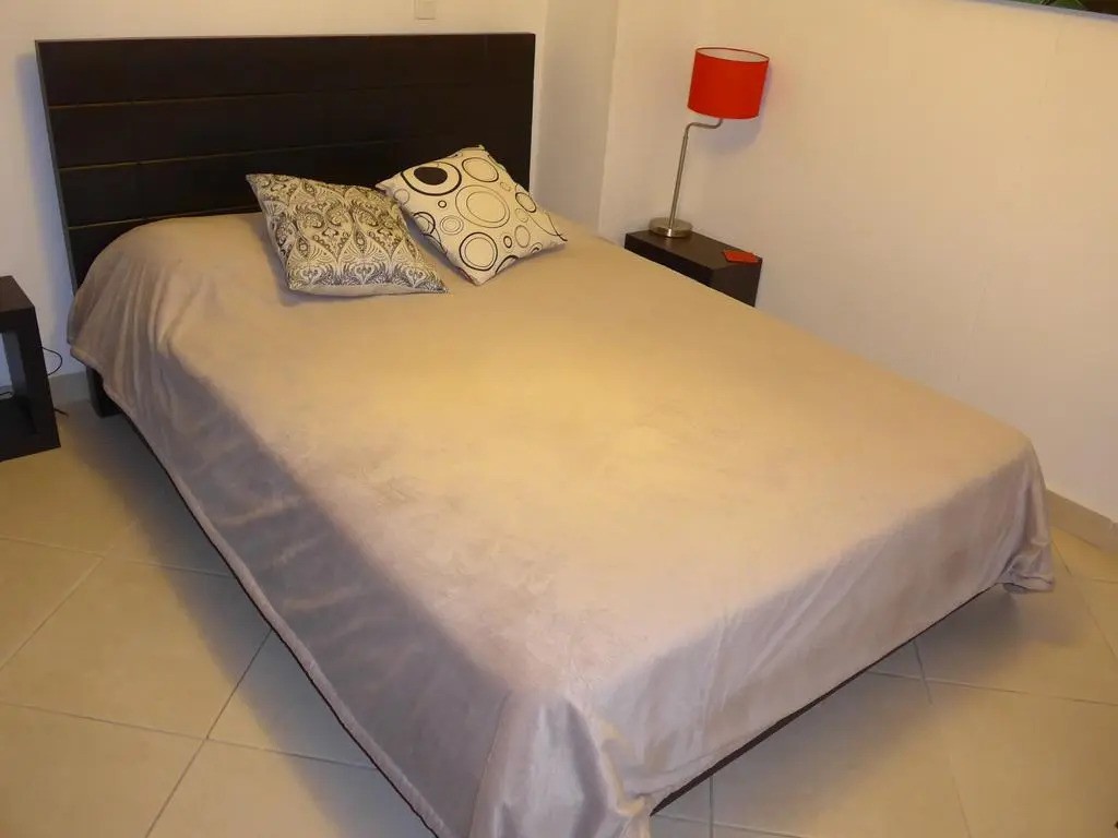Patrice's Fully Furnished Apartment Medellin