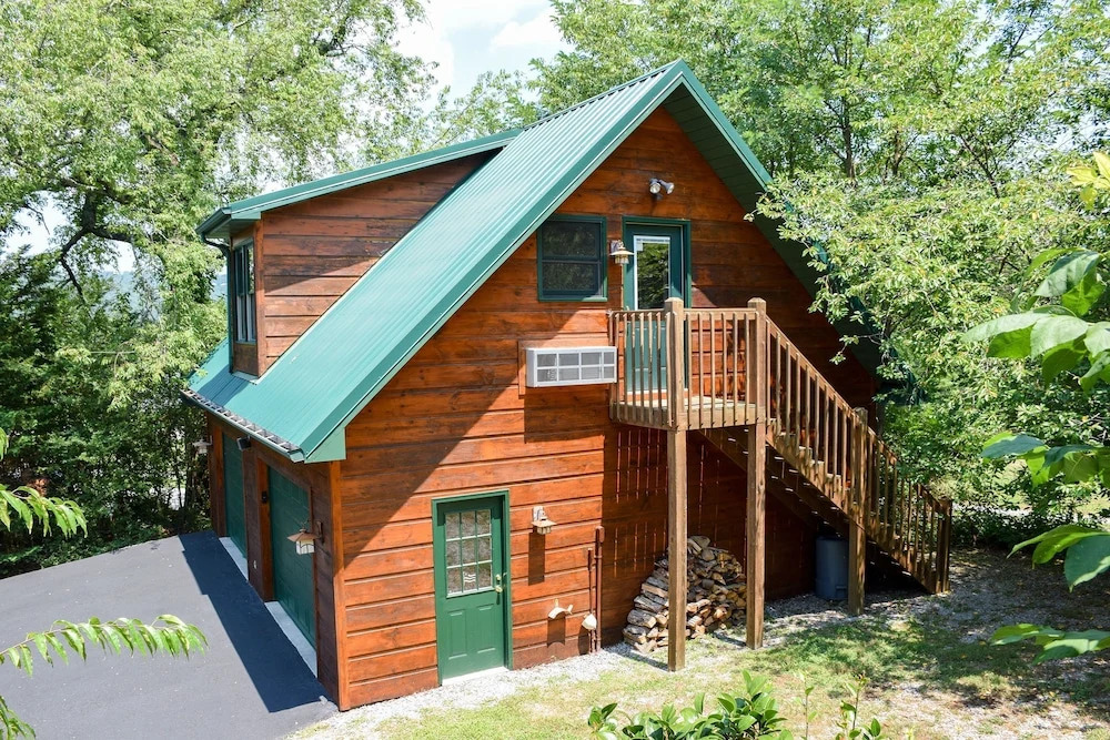 MAKING MEMORIES - 3 Br Cabin