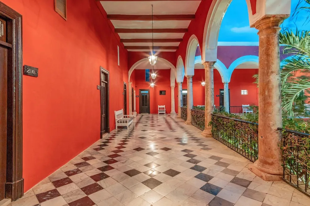 Hotel H.O.