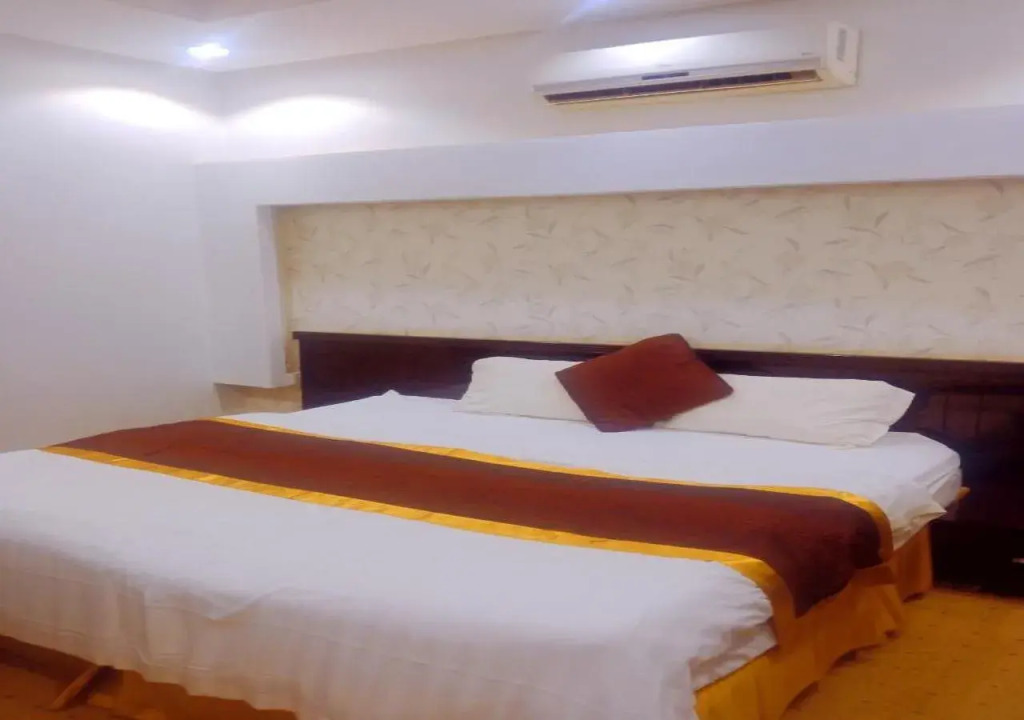 Ivan Suites