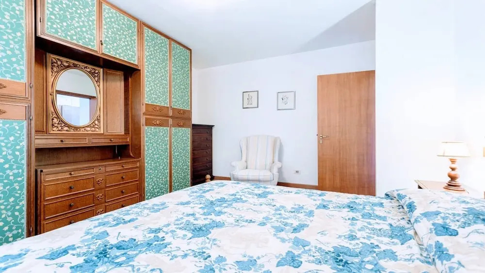 Villa Vallocchia - sleeps 18. Exclusive pool/grounds. Spoleto 10 mins. Rome 1 hr