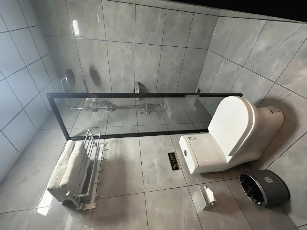 Fangcheng Zhongxuan Element Hotel