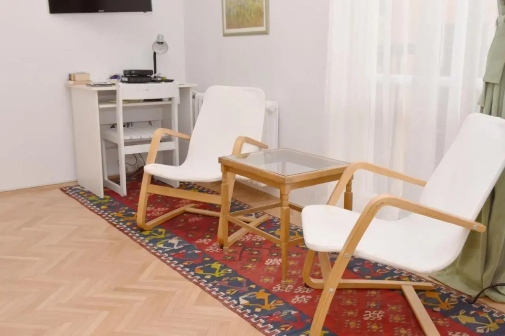 Charming Studio in City Center-Excellent Location